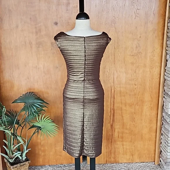 Cache Metallic classy bodycon dress - Picture 5 of 7